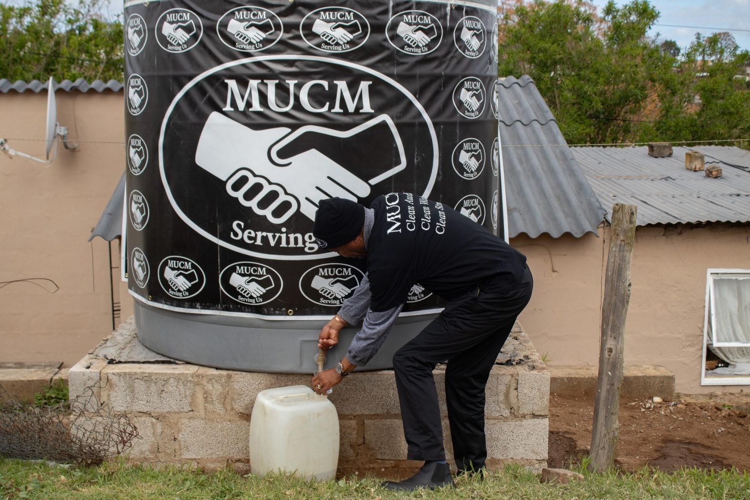 MUCM Mayoral Candidate Archbishop Nkosinathi Ngesi during the handover of the 10,000-litre water tank in Vergenoeg